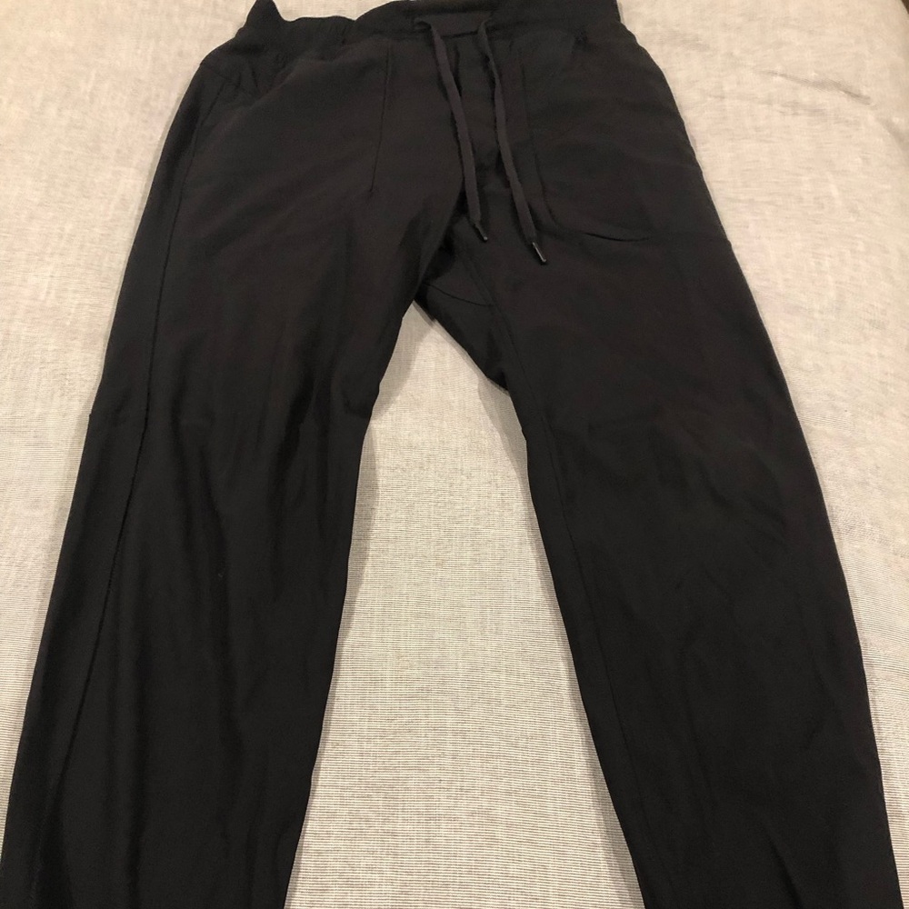 Lululemon ABC Jogger Regular Size Medium and Black Color